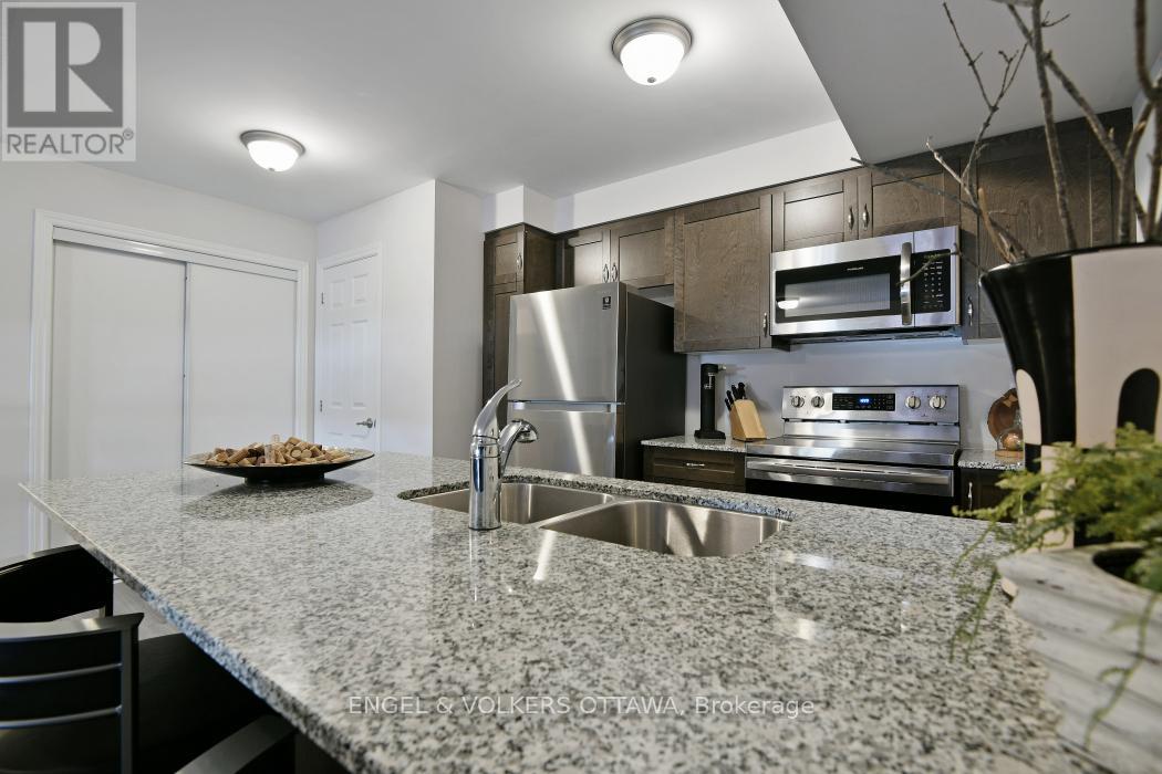 2033 Seeley's Bay Street, Ottawa, Ontario  K2J 6L3 - Photo 11 - X12904630