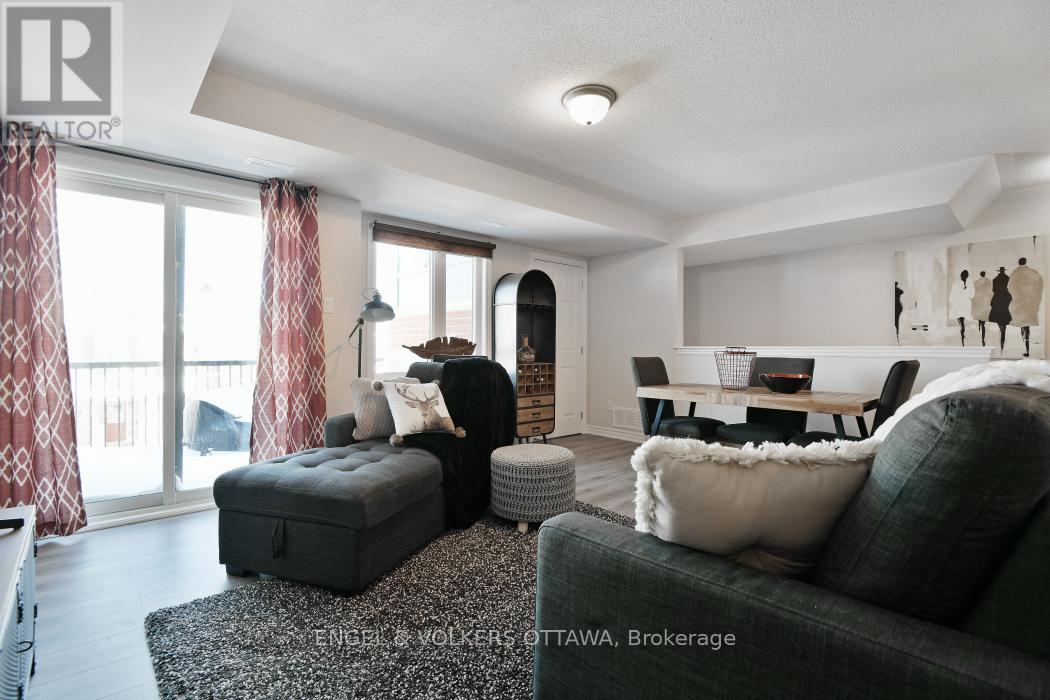 2033 Seeley's Bay Street, Ottawa, Ontario  K2J 6L3 - Photo 15 - X12904630