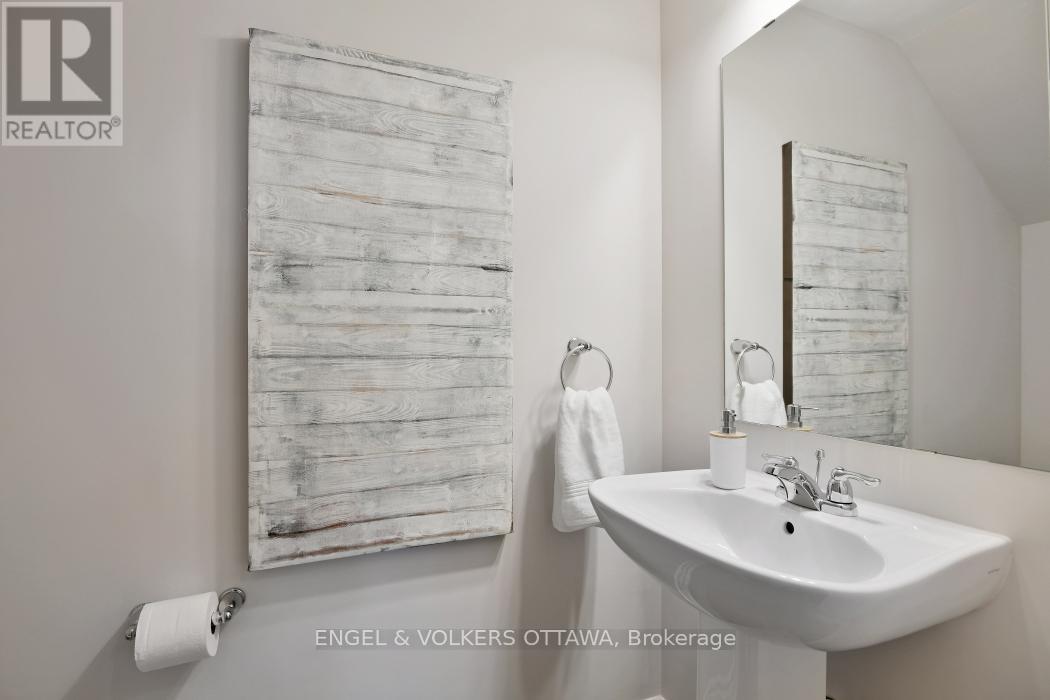 2033 Seeley's Bay Street, Ottawa, Ontario  K2J 6L3 - Photo 17 - X12904630