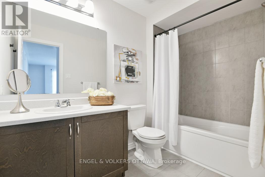 2033 Seeley's Bay Street, Ottawa, Ontario  K2J 6L3 - Photo 19 - X12904630