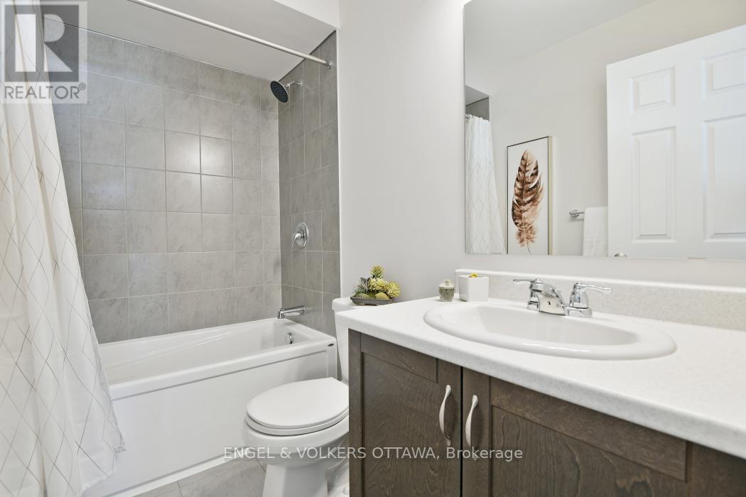 2033 Seeley's Bay Street, Ottawa, Ontario  K2J 6L3 - Photo 22 - X12904630