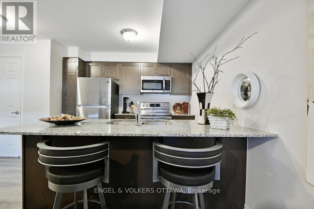 2033 Seeley's Bay Street, Ottawa, Ontario  K2J 6L3 - Photo 8 - X12904630