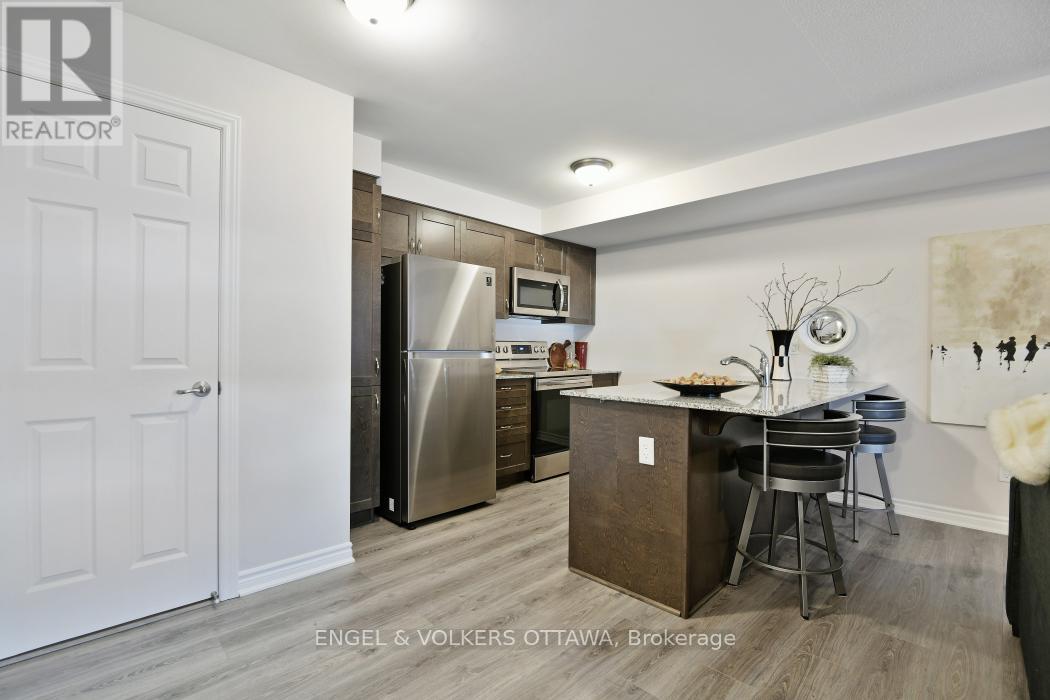 2033 Seeley's Bay Street, Ottawa, Ontario  K2J 6L3 - Photo 9 - X12904630