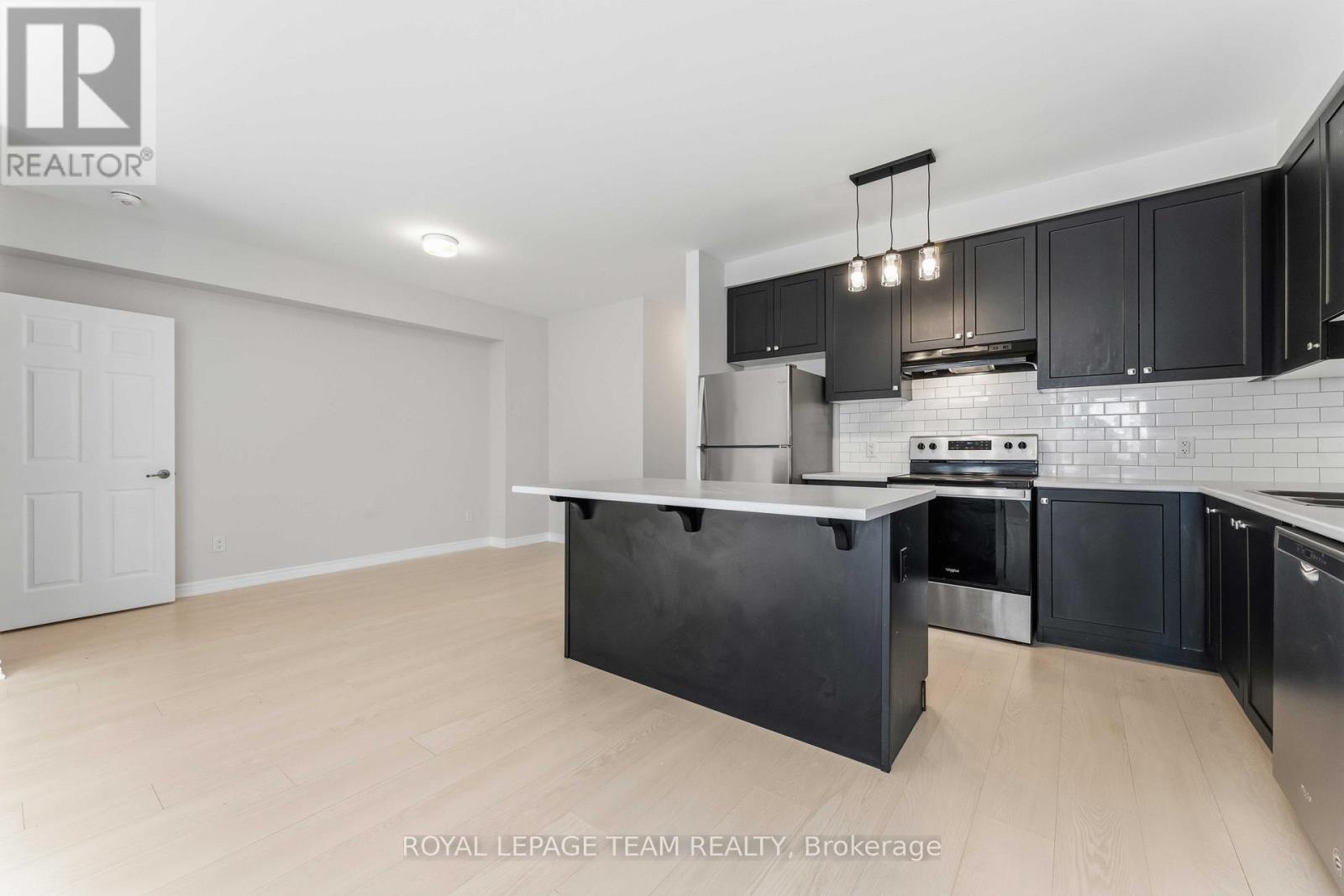 308 - 109 Pilot Private, Ottawa, Ontario K2V 0S4 - Photo 13 - X12904664