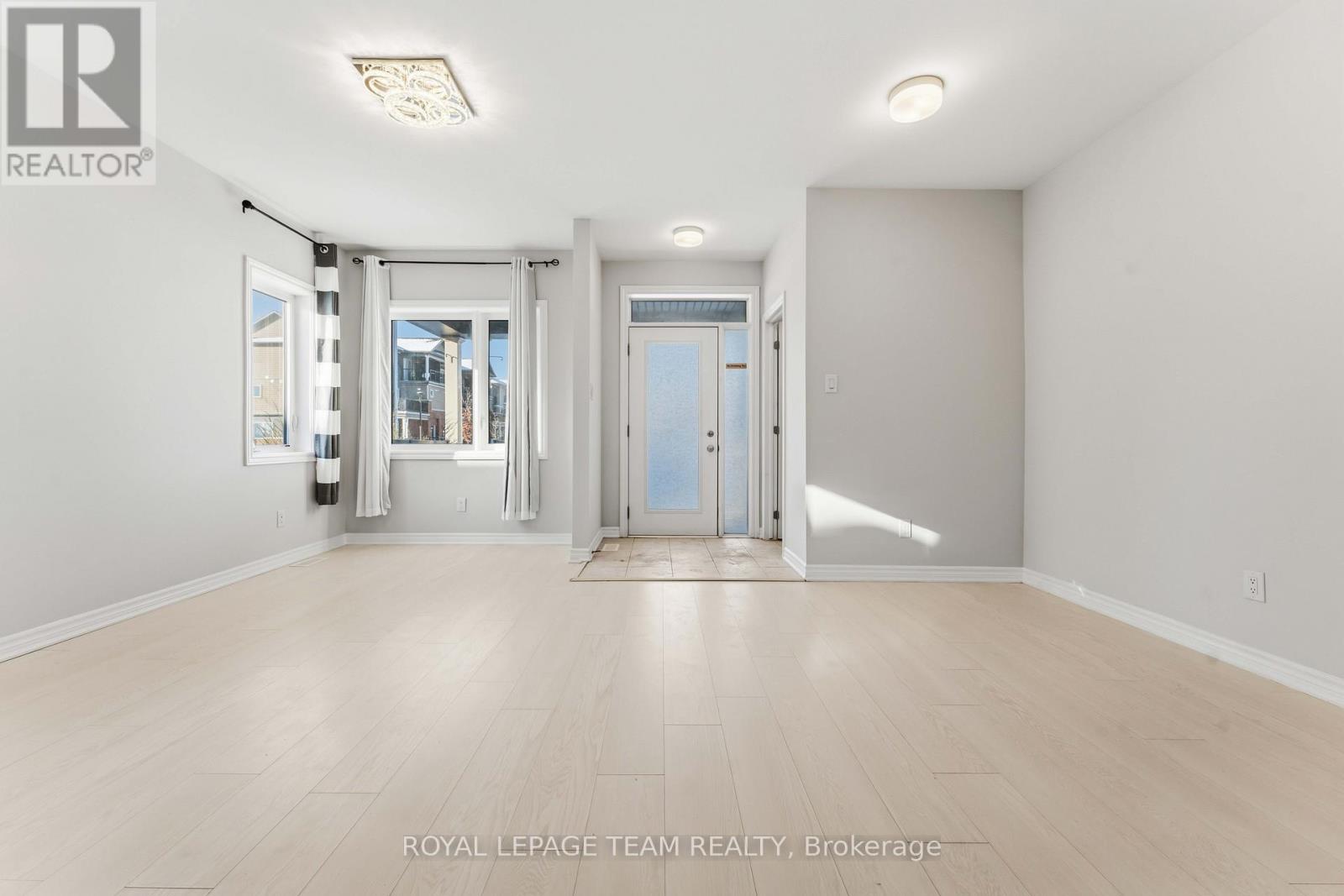 308 - 109 Pilot Private, Ottawa, Ontario K2V 0S4 - Photo 3 - X12904664