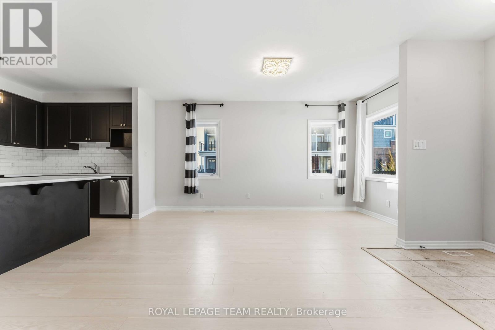 308 - 109 Pilot Private, Ottawa, Ontario K2V 0S4 - Photo 5 - X12904664