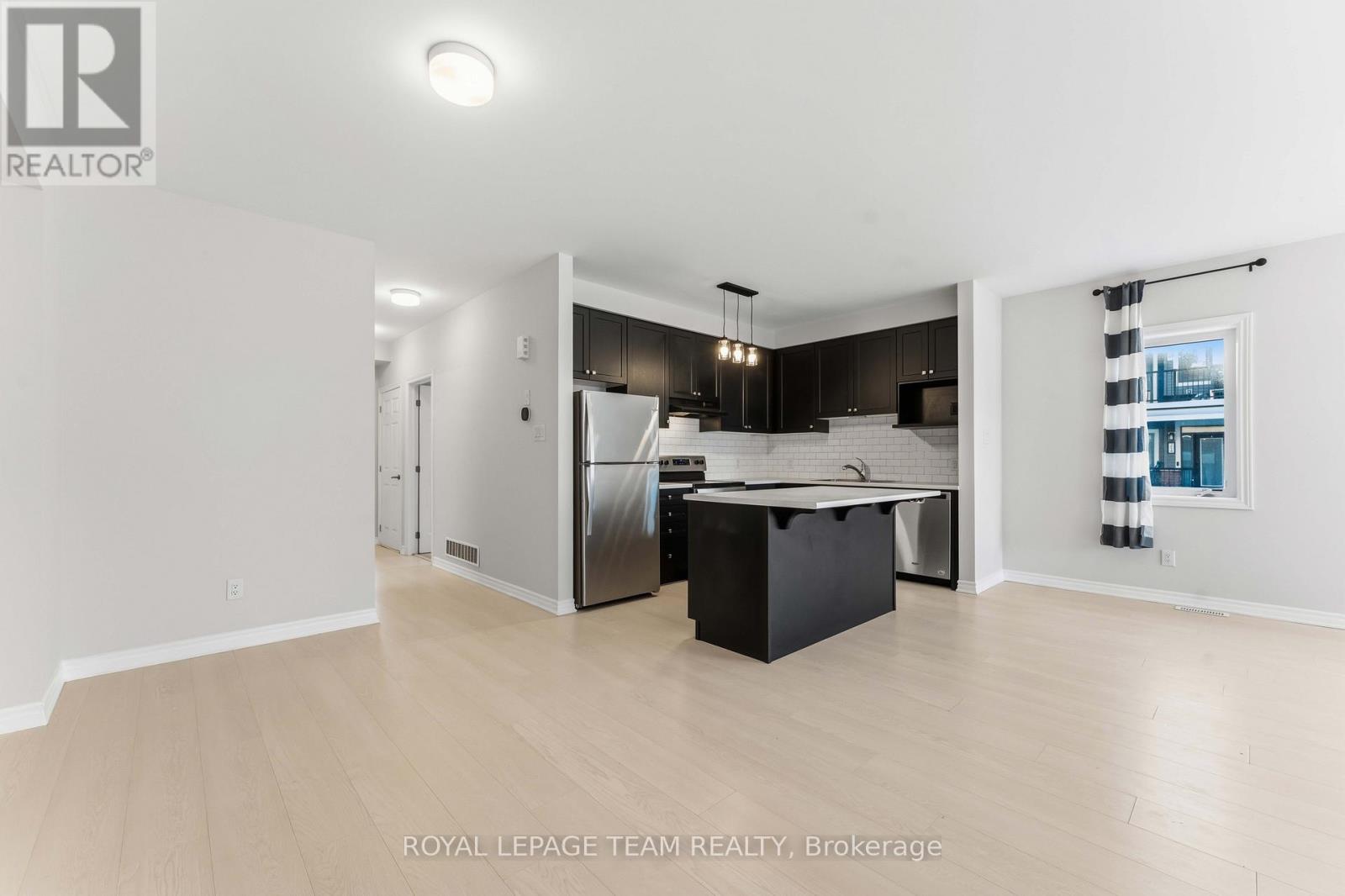 308 - 109 Pilot Private, Ottawa, Ontario K2V 0S4 - Photo 6 - X12904664