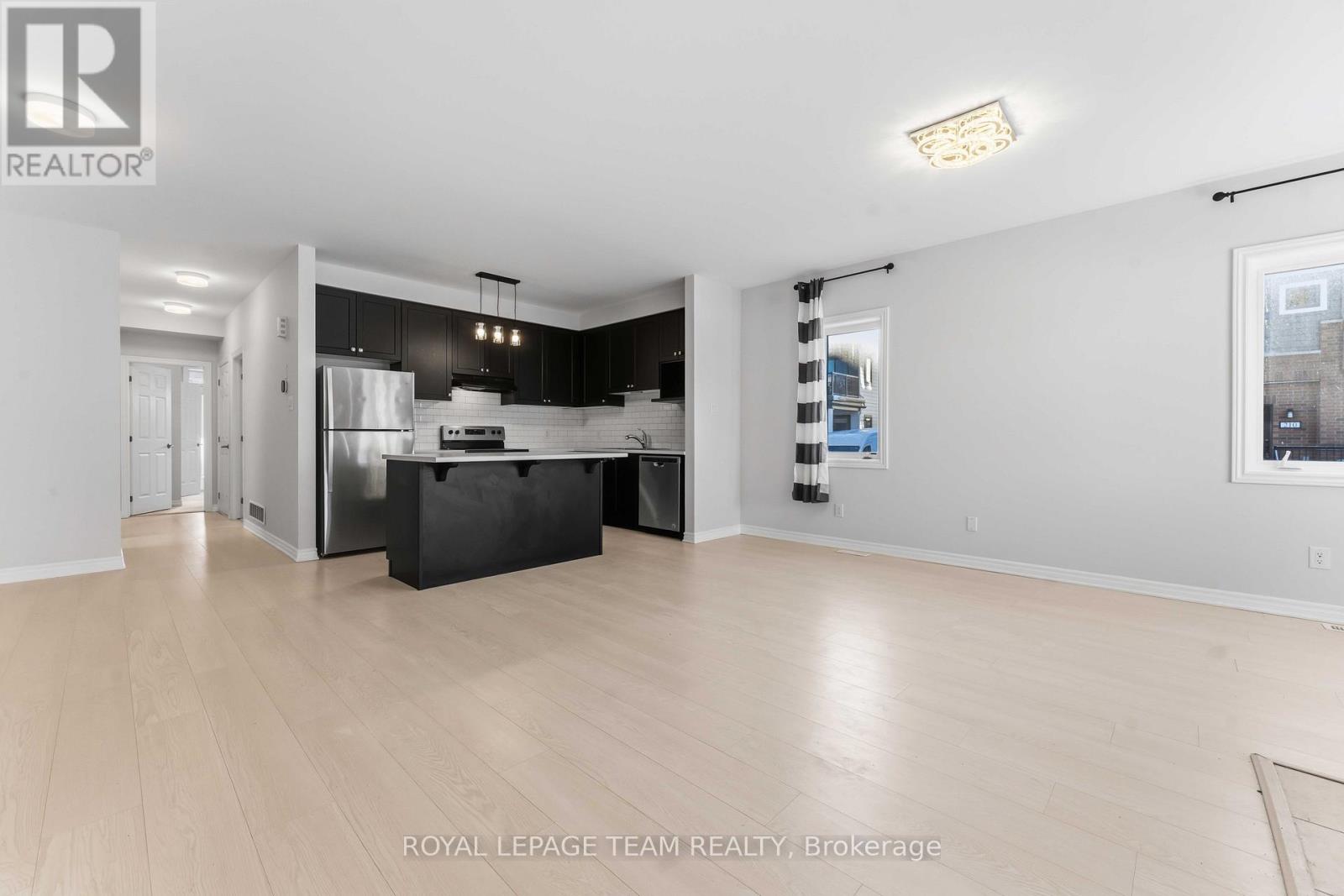 308 - 109 Pilot Private, Ottawa, Ontario K2V 0S4 - Photo 9 - X12904664