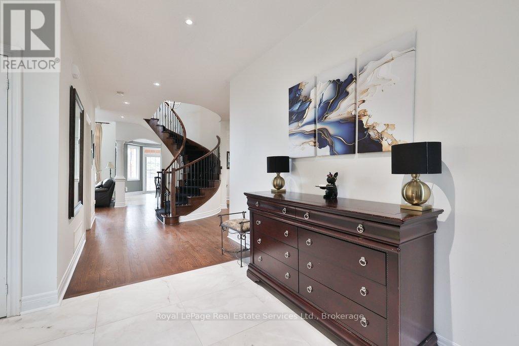 2187 Mariposa Road, Oakville, Ontario  L6M 4R9 - Photo 6 - W12904624