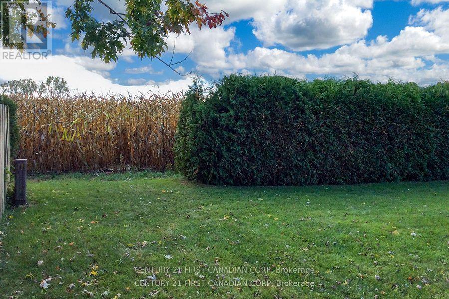 106 Angelo Drive, West Elgin, Ontario  N0L 2P0 - Photo 2 - X12904562