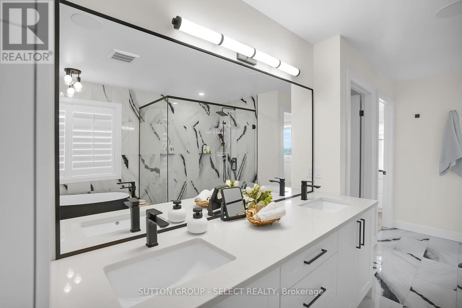 48 Royal Crescent, Southwold, Ontario  N5P 3T2 - Photo 17 - X12904570