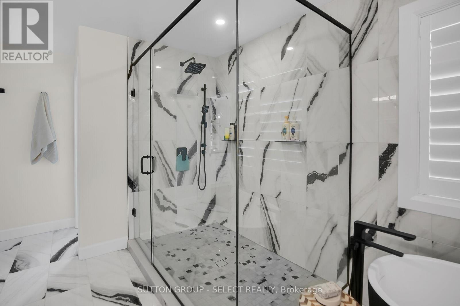 48 Royal Crescent, Southwold, Ontario  N5P 3T2 - Photo 18 - X12904570