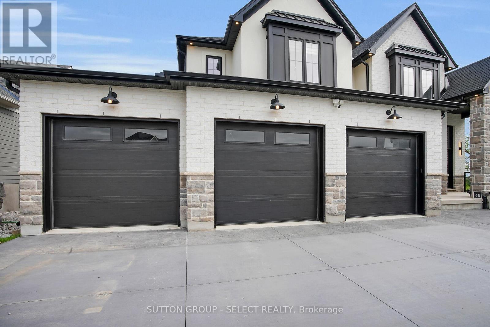 48 Royal Crescent, Southwold, Ontario  N5P 3T2 - Photo 4 - X12904570