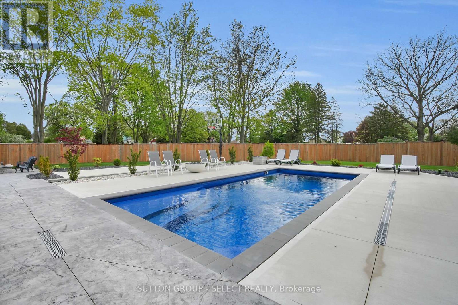 48 Royal Crescent, Southwold, Ontario  N5P 3T2 - Photo 43 - X12904570