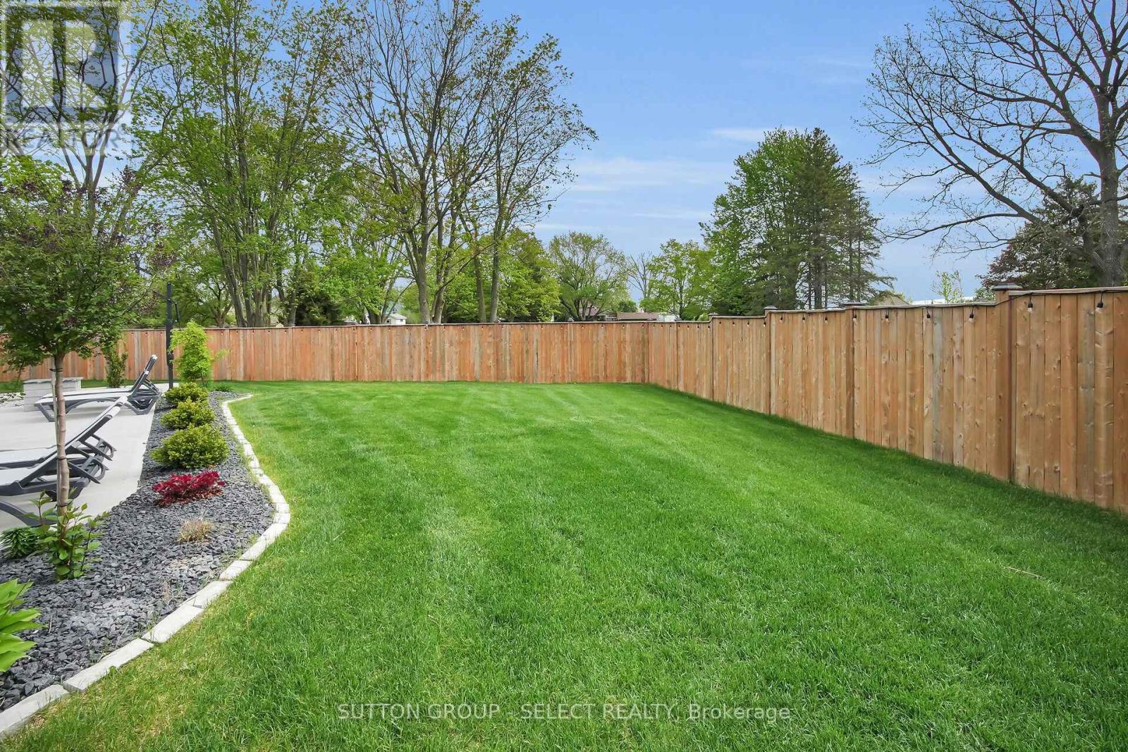 48 Royal Crescent, Southwold, Ontario  N5P 3T2 - Photo 44 - X12904570