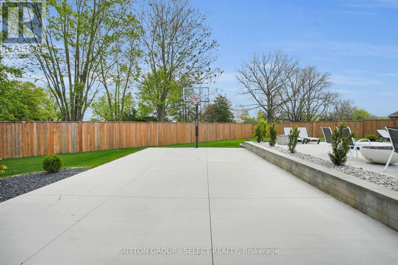 48 Royal Crescent, Southwold, Ontario  N5P 3T2 - Photo 45 - X12904570