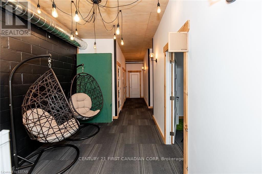 Atrium - 28 Princess Avenue, St. Thomas, Ontario  N5R 3V4 - Photo 24 - X12904654