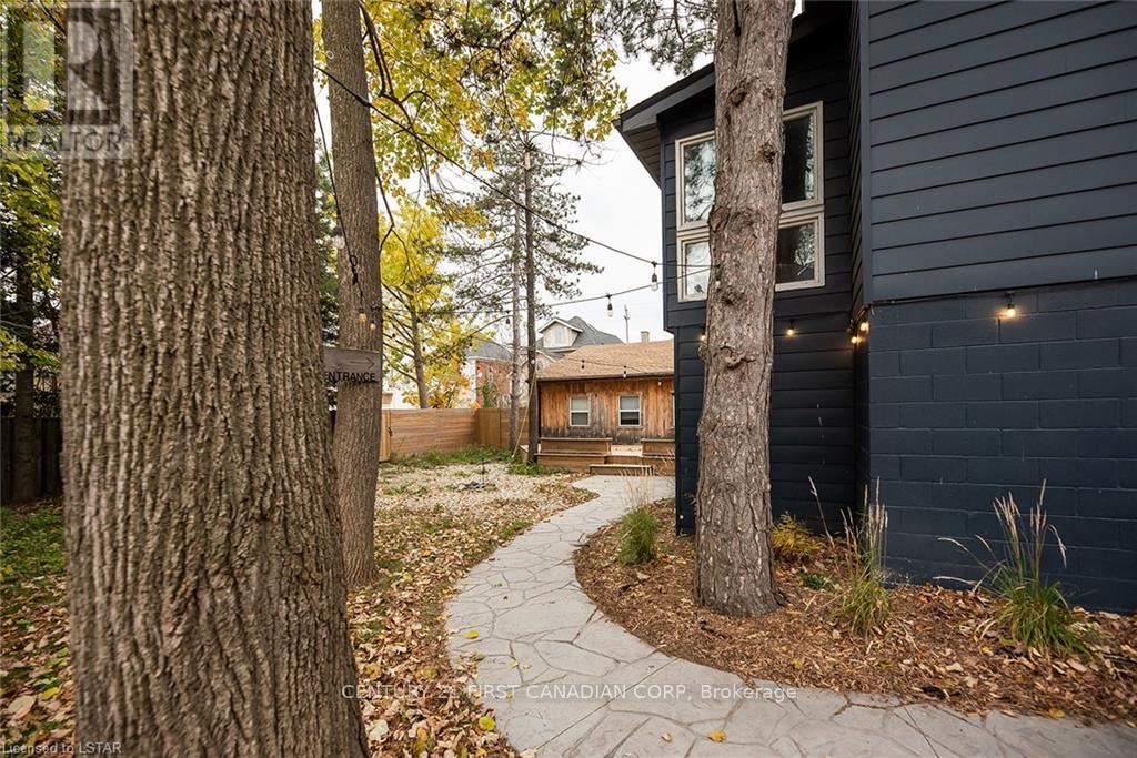 Atrium - 28 Princess Avenue, St. Thomas, Ontario  N5R 3V4 - Photo 28 - X12904654