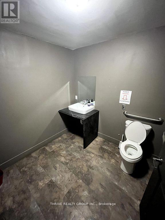 63 Frank Street, Strathroy-Caradoc, Ontario  N7G 2R3 - Photo 6 - X12904684