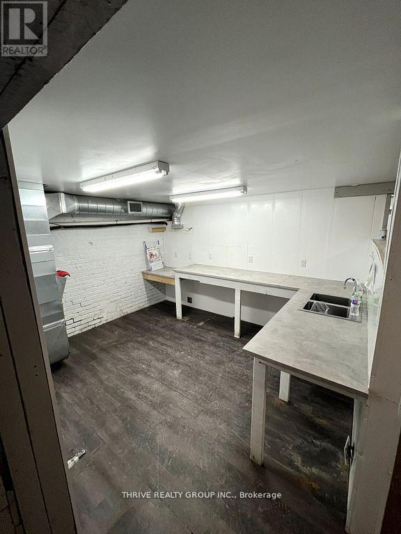 63 Frank Street, Strathroy-Caradoc, Ontario  N7G 2R3 - Photo 7 - X12904684