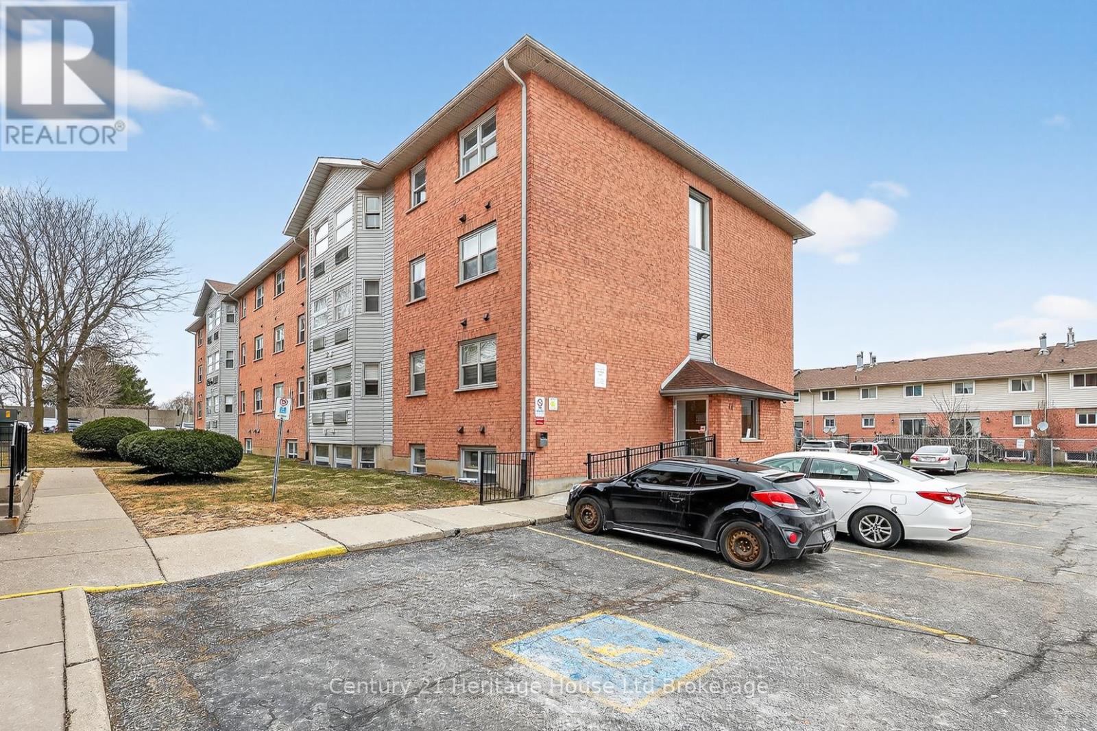 35 - 64 Hiawatha Road, Woodstock, Ontario  N4T 1P4 - Photo 4 - X12904614