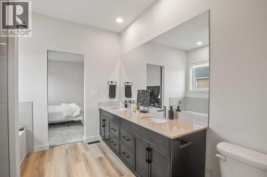 151 Cedar Square, Blackfalds, Alberta  T4M 0A2 - Photo 12 - A2264257