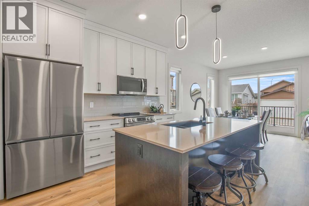 151 Cedar Square, Blackfalds, Alberta  T4M 0A2 - Photo 17 - A2264257