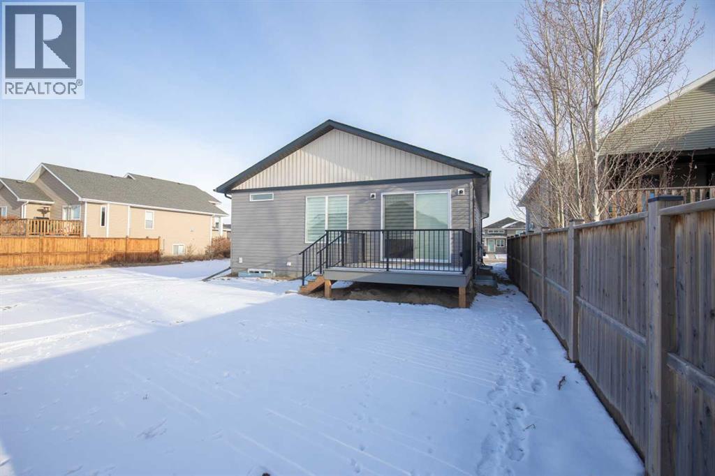151 Cedar Square, Blackfalds, Alberta  T4M 0A2 - Photo 34 - A2264257