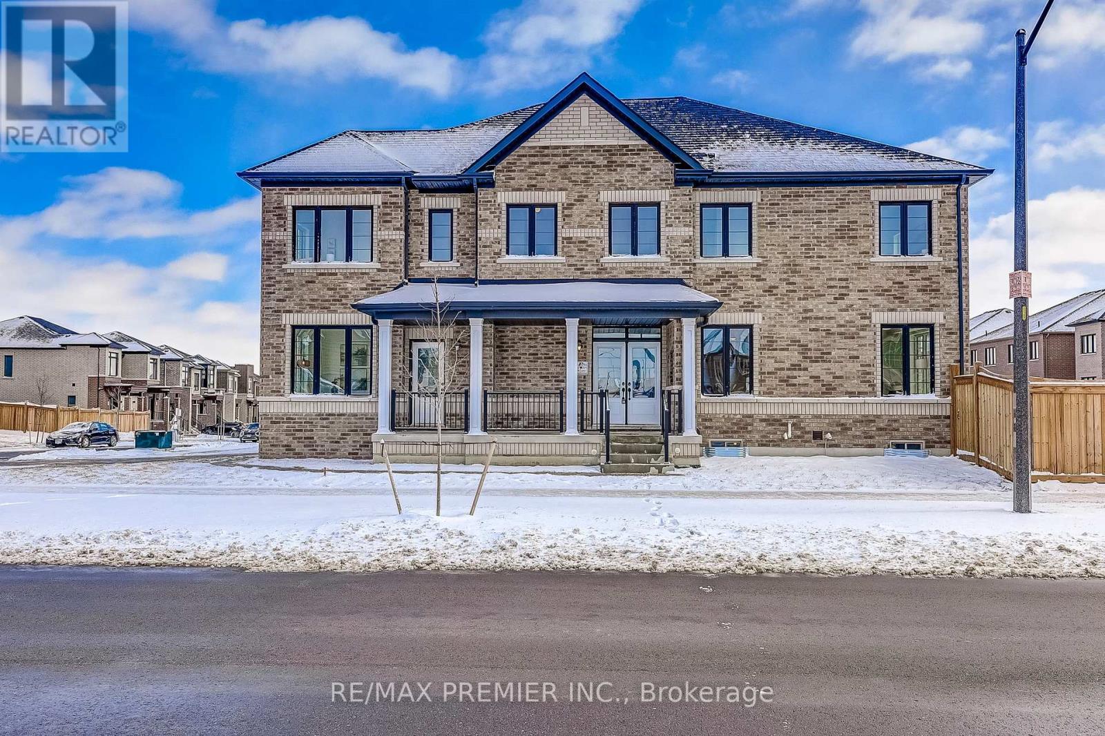 101 ARMILIA PLACE, Whitby, Ontario