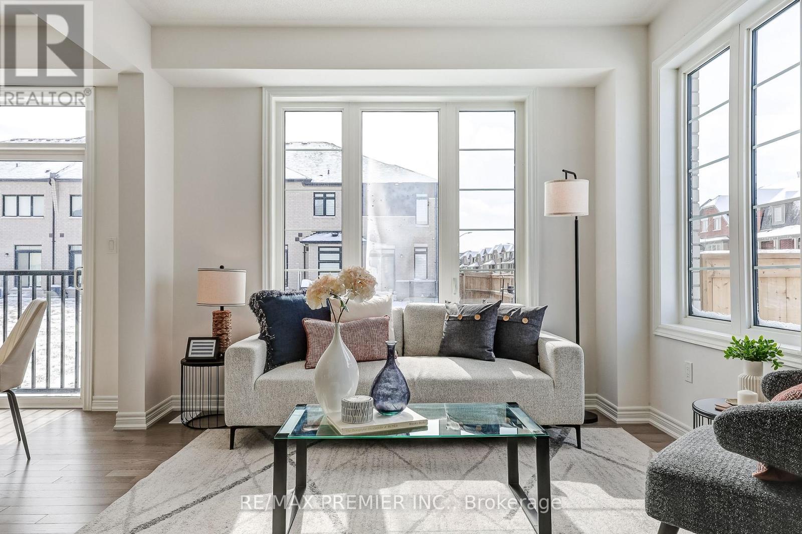 101 Armilia Place, Whitby, Ontario L1P 0P7 - Photo 11 - E12890494