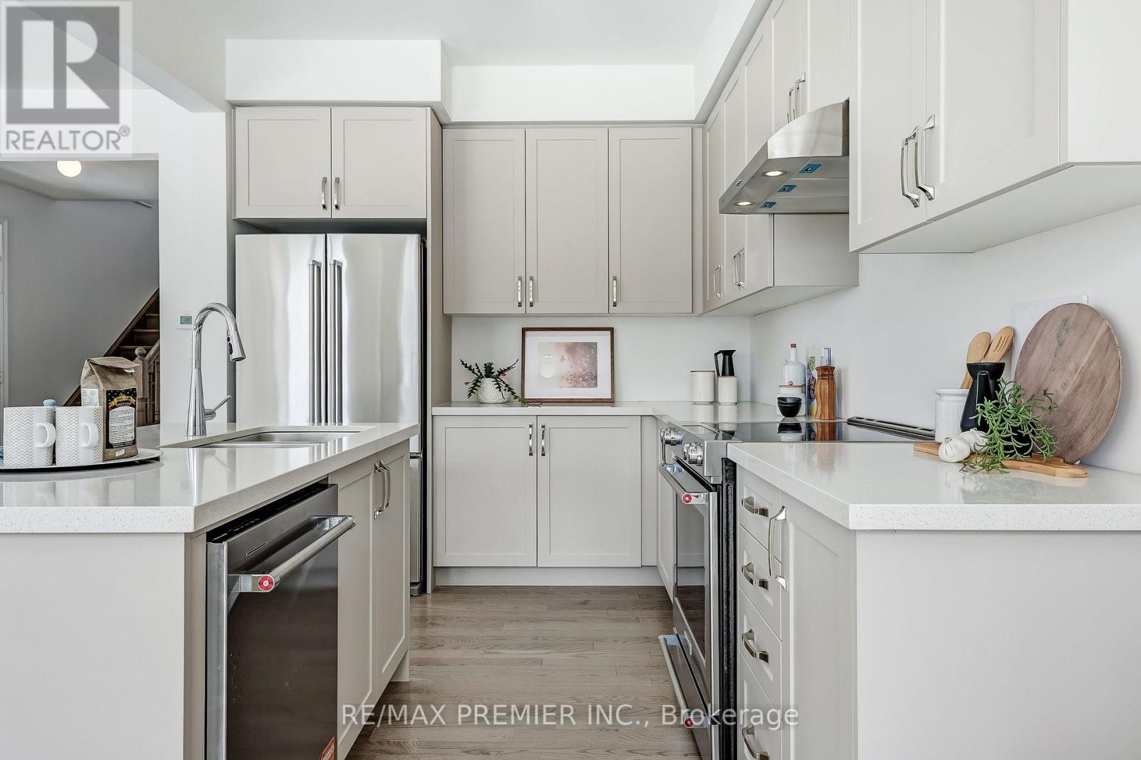 101 Armilia Place, Whitby, Ontario L1P 0P7 - Photo 19 - E12890494