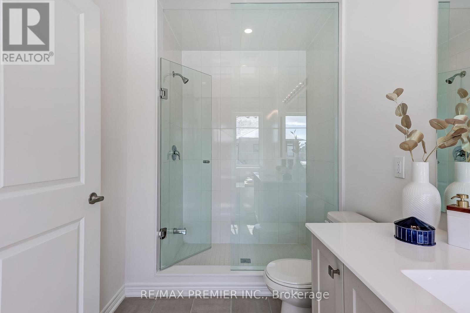 101 Armilia Place, Whitby, Ontario L1P 0P7 - Photo 41 - E12890494