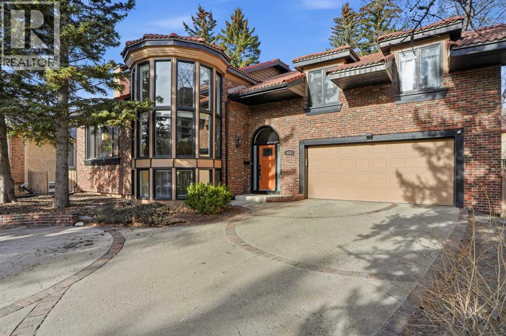 311 Coach Light Bay SW, Calgary, Alberta