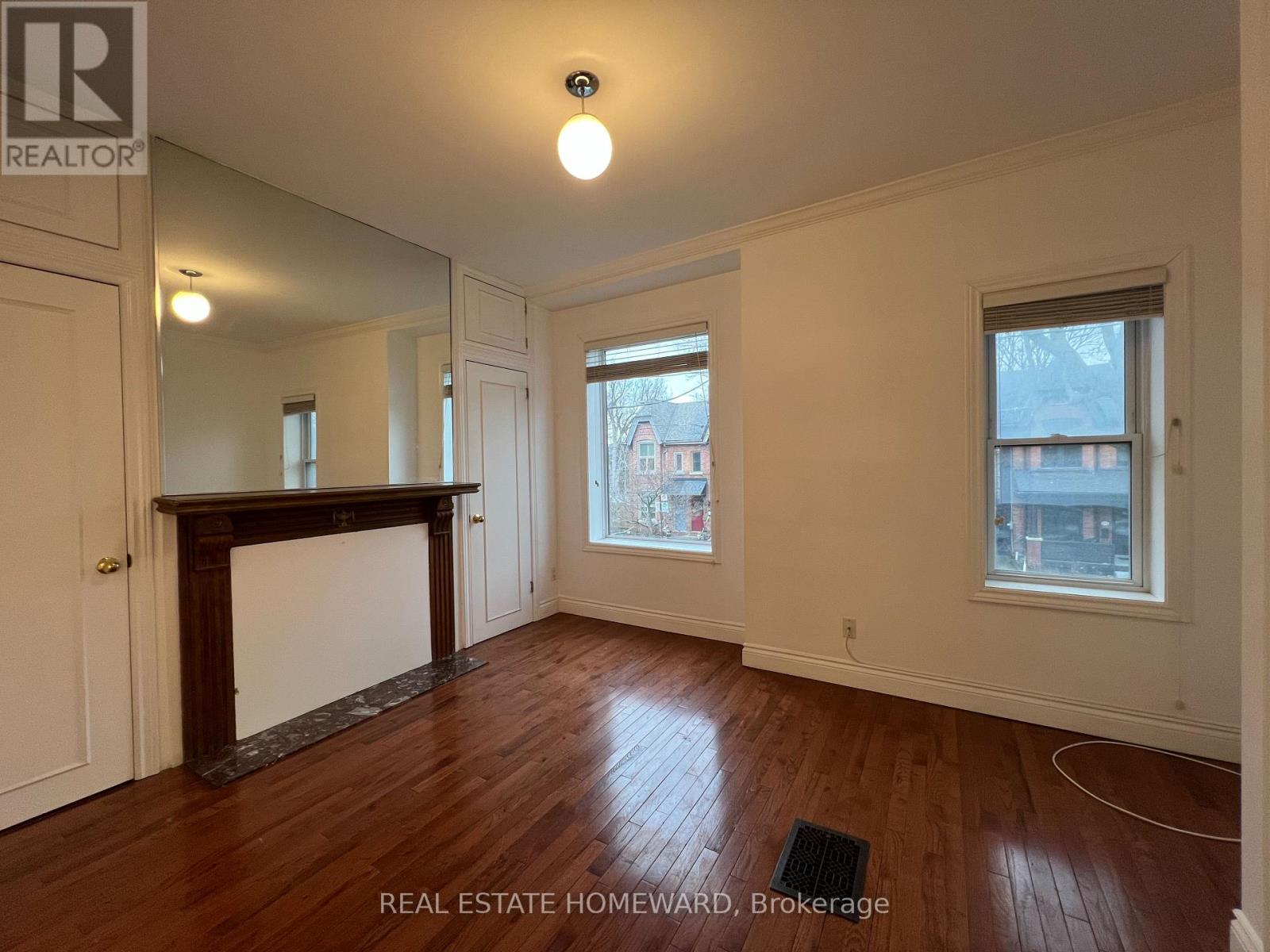 Upper - 220 Pape Avenue, Toronto, Ontario  M4M 2V8 - Photo 8 - E12901574