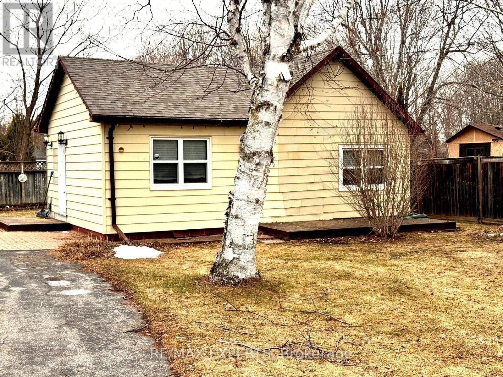 132 Patterson Street, New Tecumseth (Beeton), Ontario  L0G 1A0 - Photo 2 - N12903318