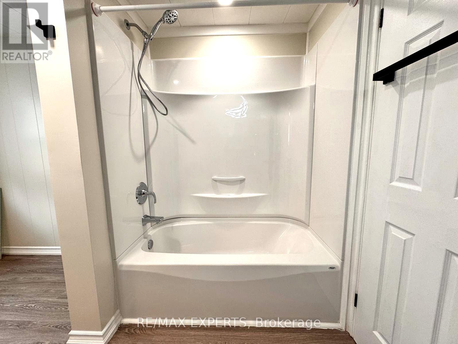 132 Patterson Street, New Tecumseth (Beeton), Ontario  L0G 1A0 - Photo 24 - N12903318