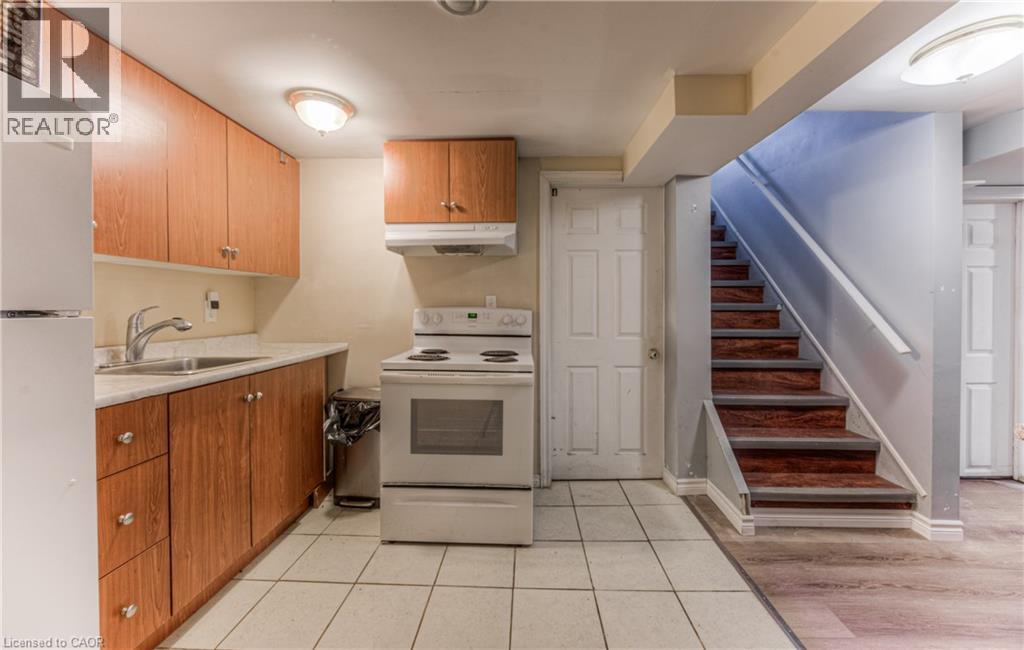 553 Teakwood Drive, Waterloo, Ontario  N2L 4L5 - Photo 14 - 40813866