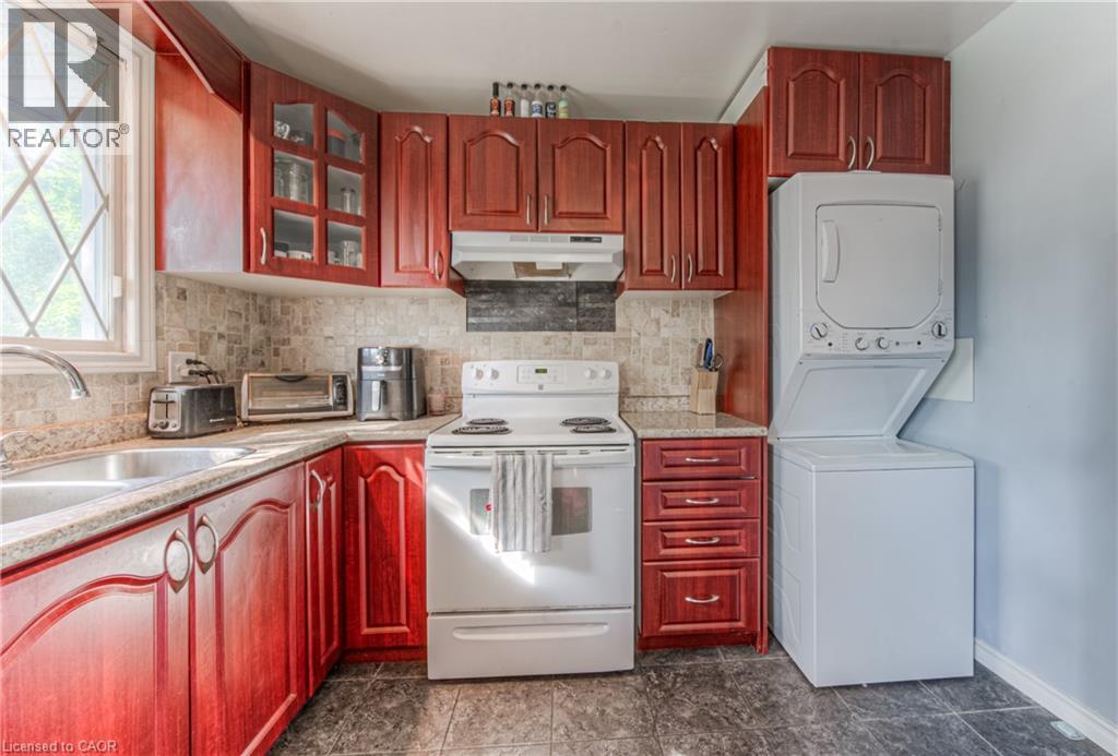 553 Teakwood Drive, Waterloo, Ontario  N2L 4L5 - Photo 5 - 40813866