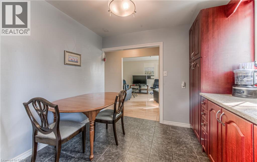 553 Teakwood Drive, Waterloo, Ontario  N2L 4L5 - Photo 6 - 40813866