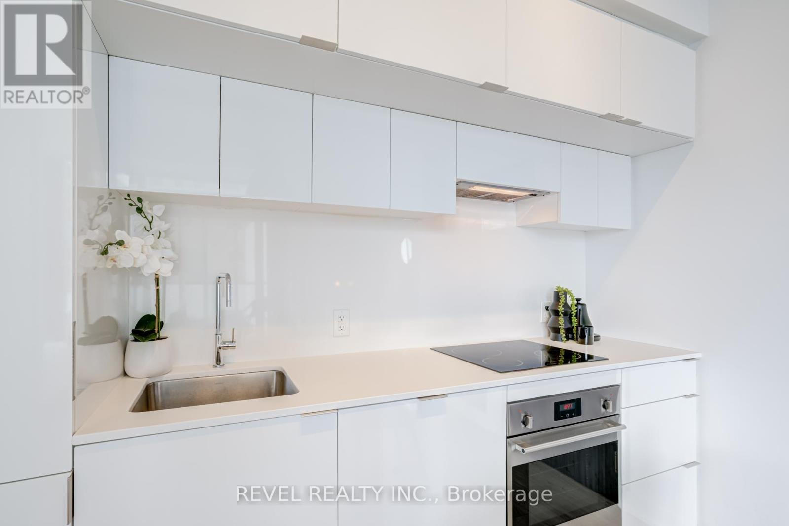 609 - 185 Roehampton Avenue, Toronto, Ontario  M4P 0C6 - Photo 8 - C12904586