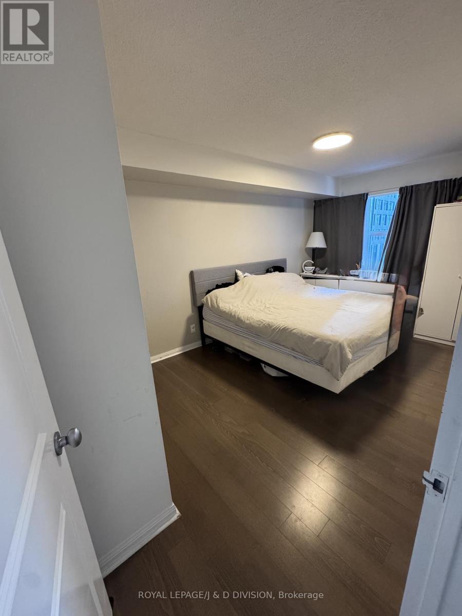 1013 - 11 St Joseph Street, Toronto, Ontario  M4Y 3G4 - Photo 4 - C12904660