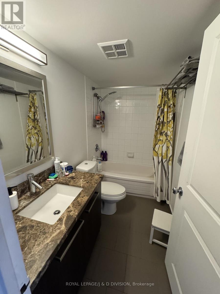 1013 - 11 St Joseph Street, Toronto, Ontario  M4Y 3G4 - Photo 5 - C12904660