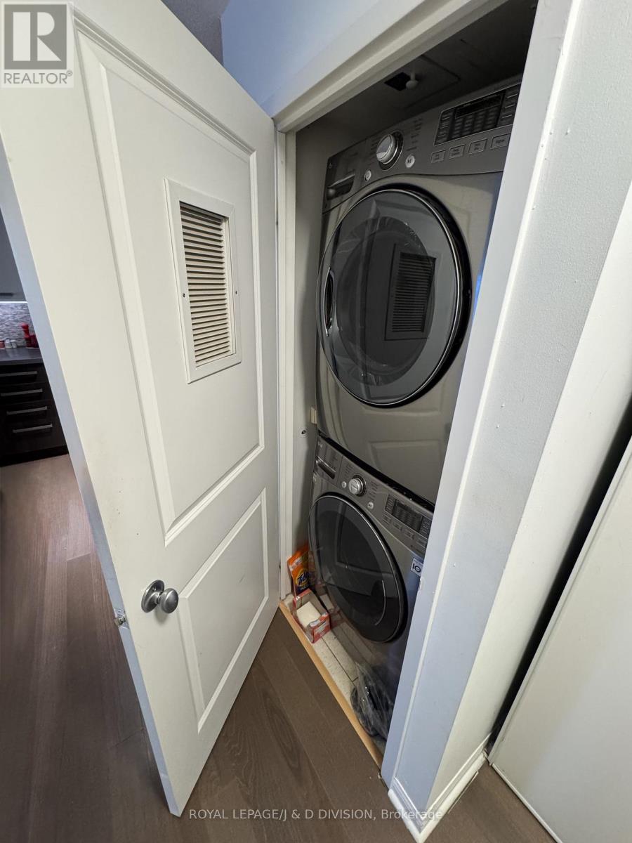 1013 - 11 St Joseph Street, Toronto, Ontario  M4Y 3G4 - Photo 6 - C12904660