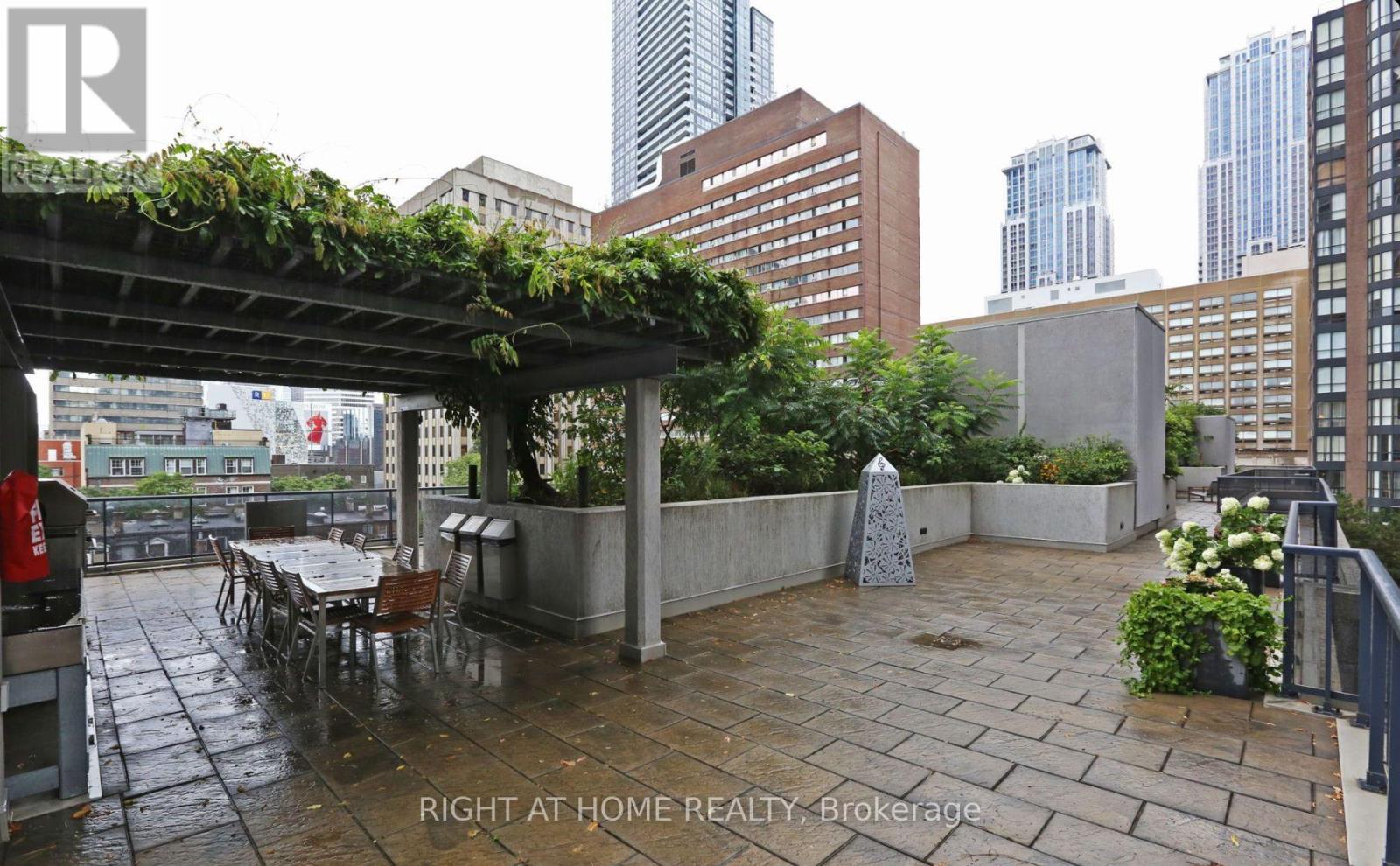 303 - 25 Carlton Street, Toronto, Ontario  M5B 1L4 - Photo 14 - C12904694