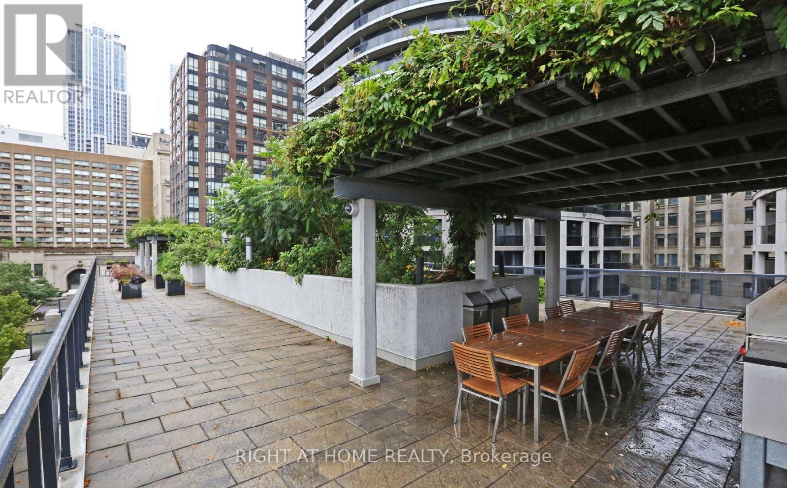 303 - 25 Carlton Street, Toronto, Ontario  M5B 1L4 - Photo 15 - C12904694