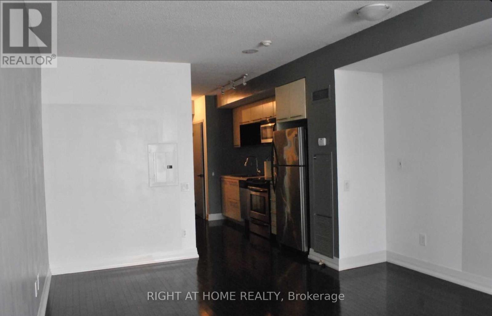 303 - 25 Carlton Street, Toronto, Ontario  M5B 1L4 - Photo 8 - C12904694