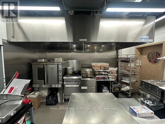 486 Front Street, Toronto, Ontario  M5V 0T1 - Photo 2 - C12904718