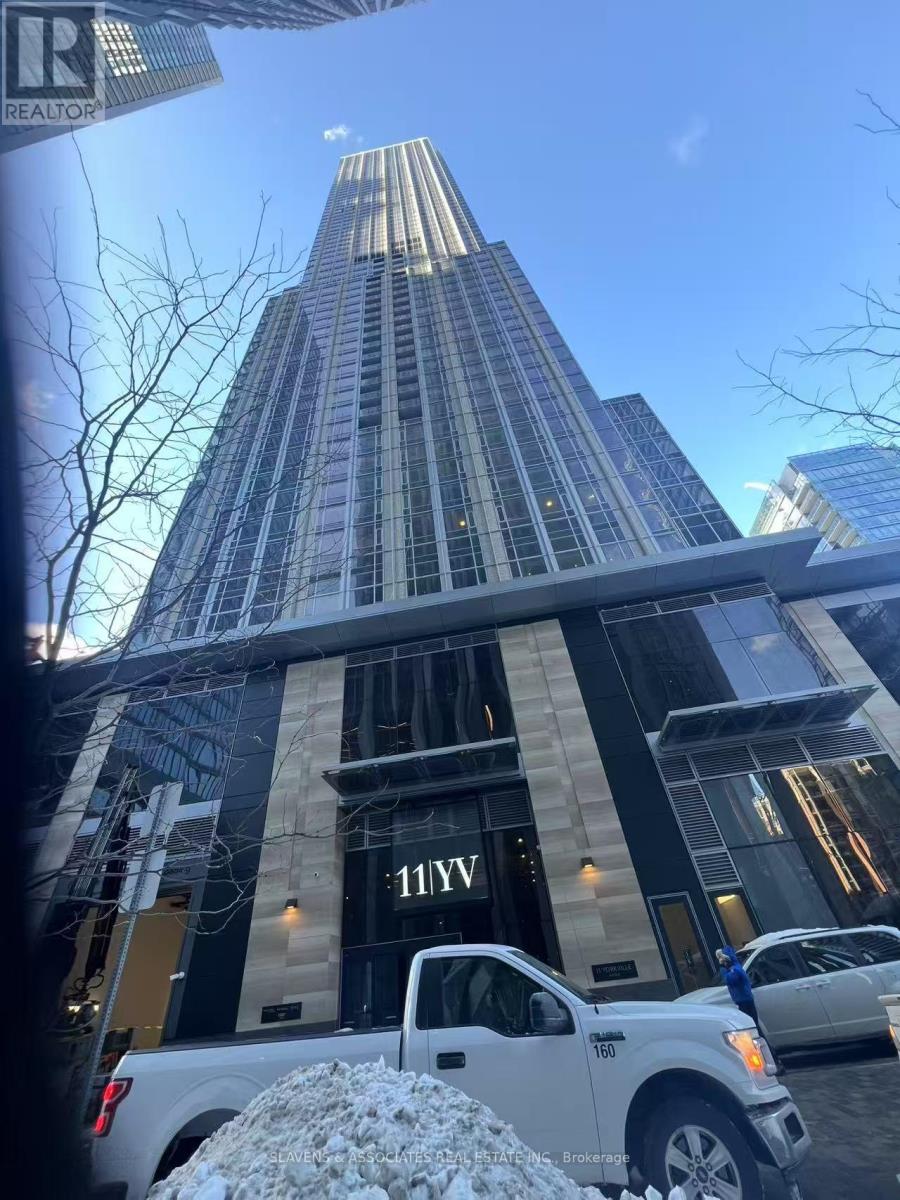 2803 - 11 YORKVILLE AVENUE, Toronto, Ontario