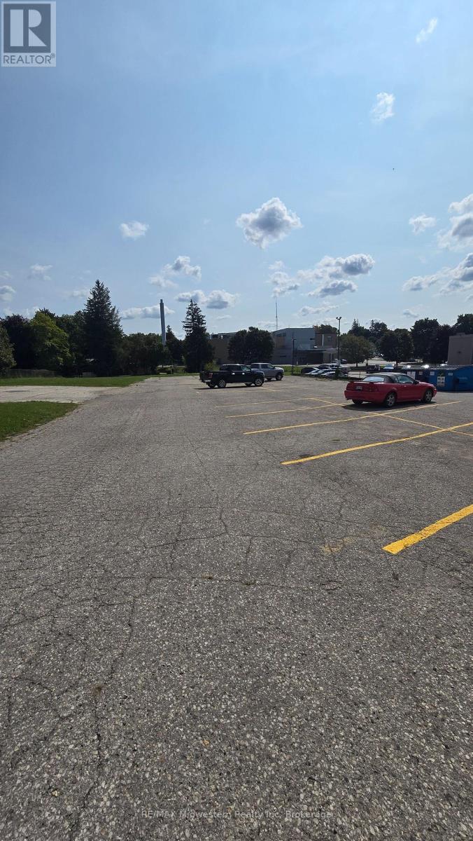 6 - 360 Wallace Avenue N, North Perth, Ontario  N4W 1L4 - Photo 13 - X12904712