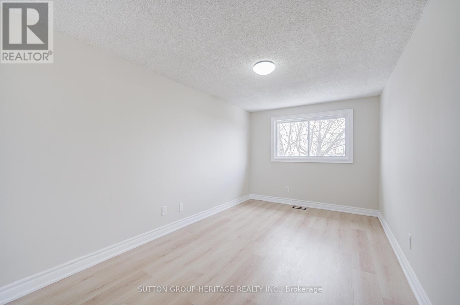 639 Down Crescent, Oshawa, Ontario  L1H 7X9 - Photo 28 - E12904544